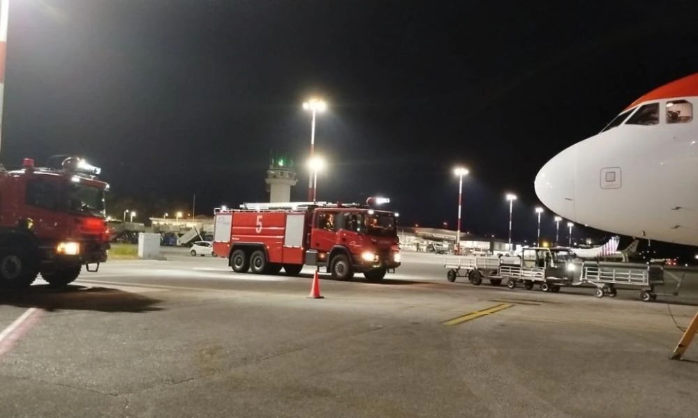Κέρκυρα: Κινητοποίηση της Πυροσβεστικής στο αεροδρόμιο - Υπερθέρμανση φρένων αεροπλάνου κατά την προσγείωση